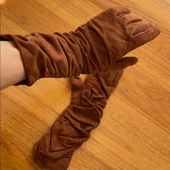 Gloves - Picture 4 of 5